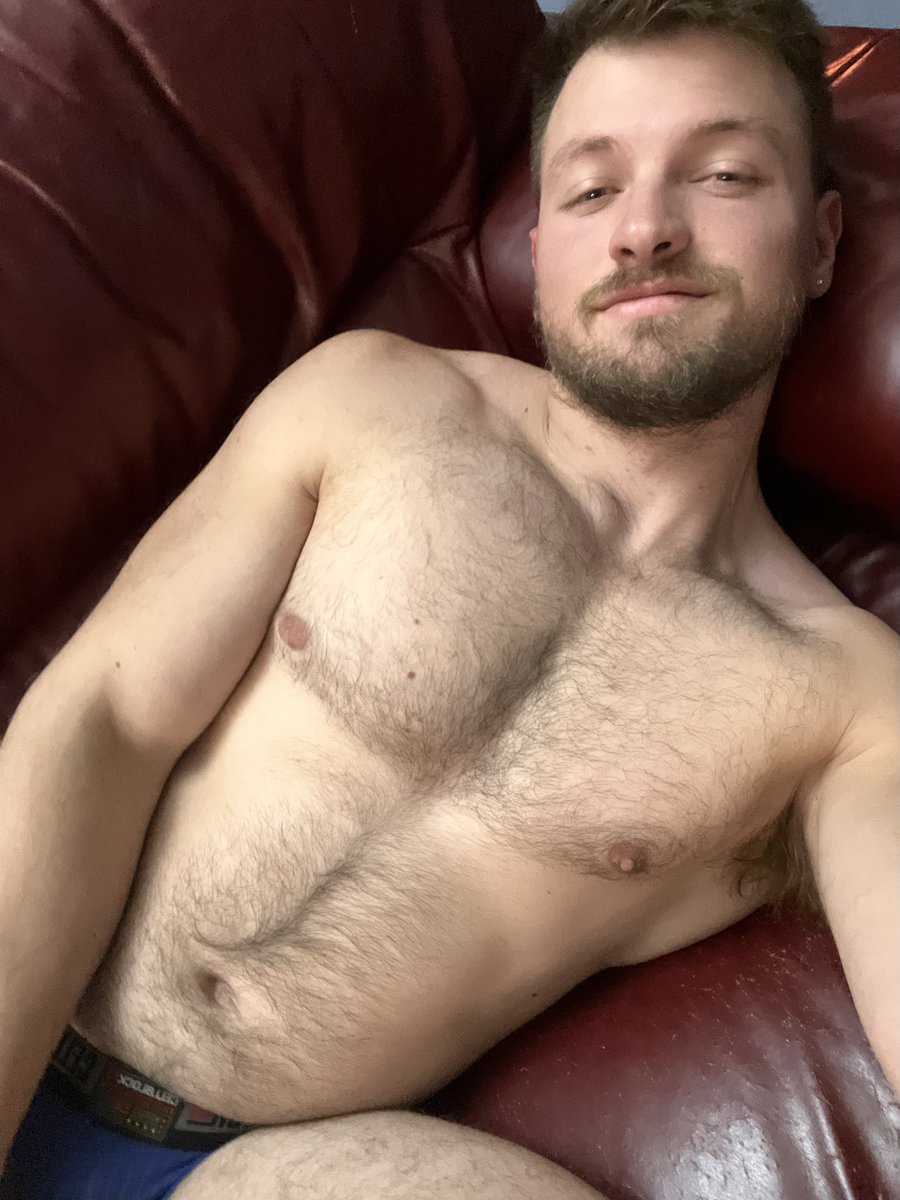Repost if you’d come lay next to me 😈
