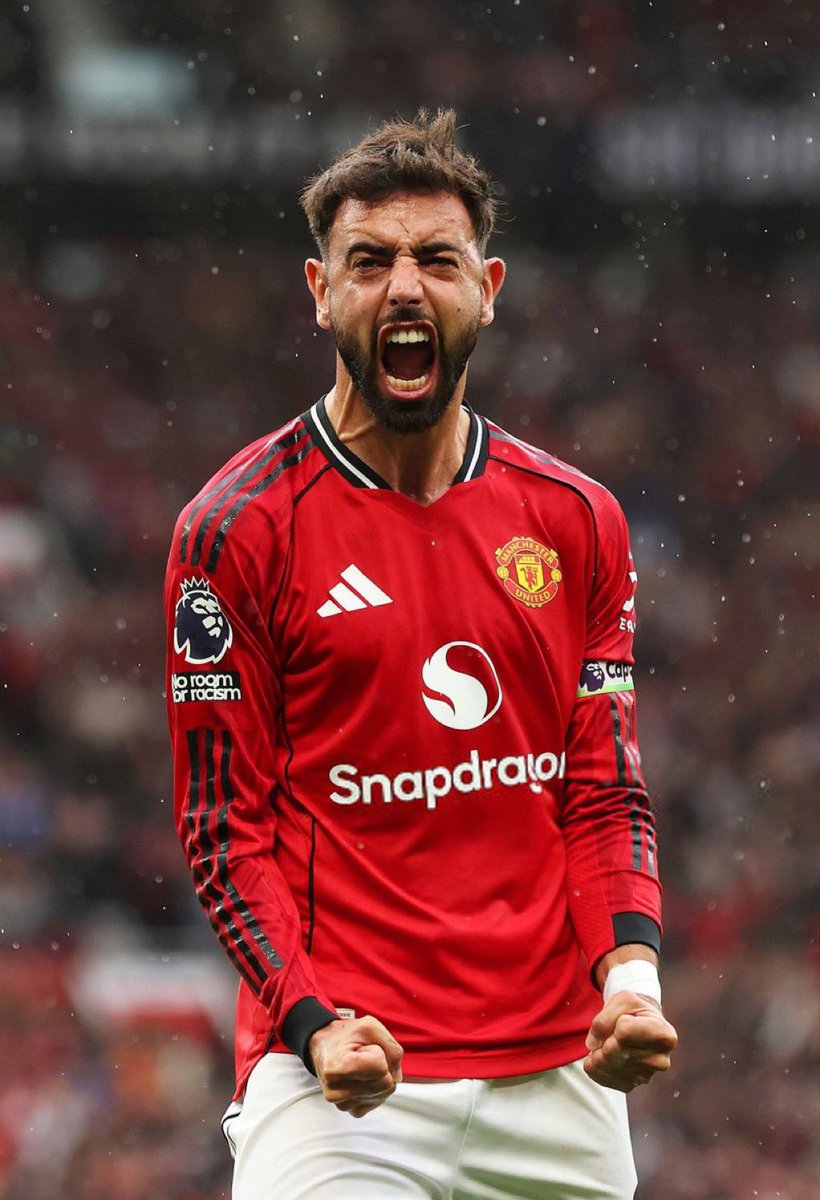 M07Si's tweet image. جمهورنا مسكين والله فرحان بصفقتين ماتسوى ربع قيمه نونيز وللفريق الرديف .. 

بدل رفع مستوى الفريق لمنافسات اسيا والدوري 
وقعوا مع لاعبين ماتتعدى اعمارهم ٢٠ سنه 

كان طموحنا .. لكن هذا طموحهم .. 

كلها ٥ جولات وبيحضر بلانيس وسوزا الفاشلين لحالهم فالجوهره .

استصغار الاتحاد يحزنني .