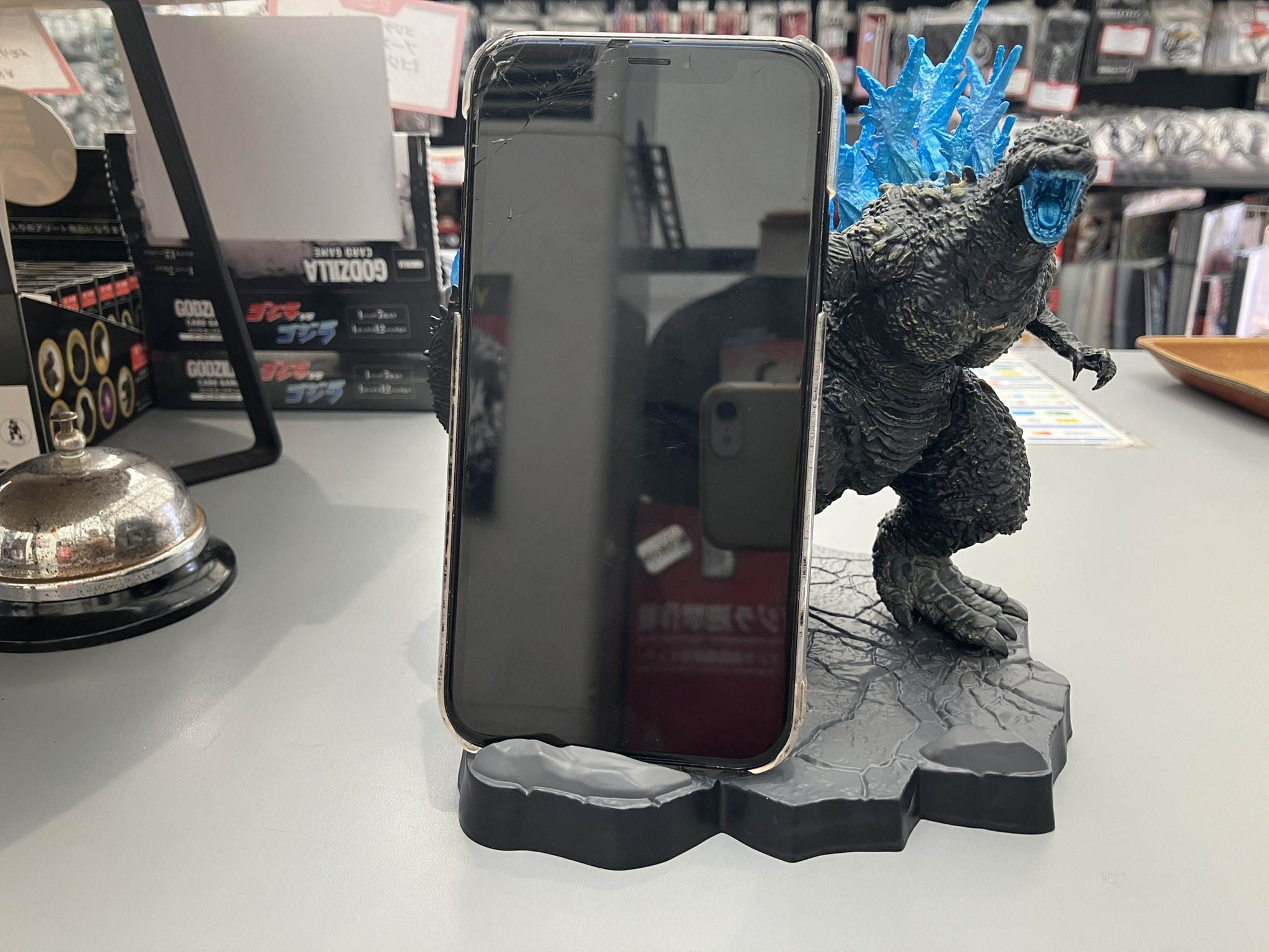 ゴジラ(2023) モバイルスタンド　熱戦放射ver. DESKTOP MONSTER ゴジラ（2023） モバイルスタンド 熱線放射