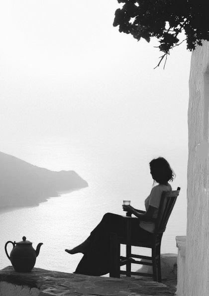 #attornoA 
chi è vero,
troverai sempre,
poche persone.