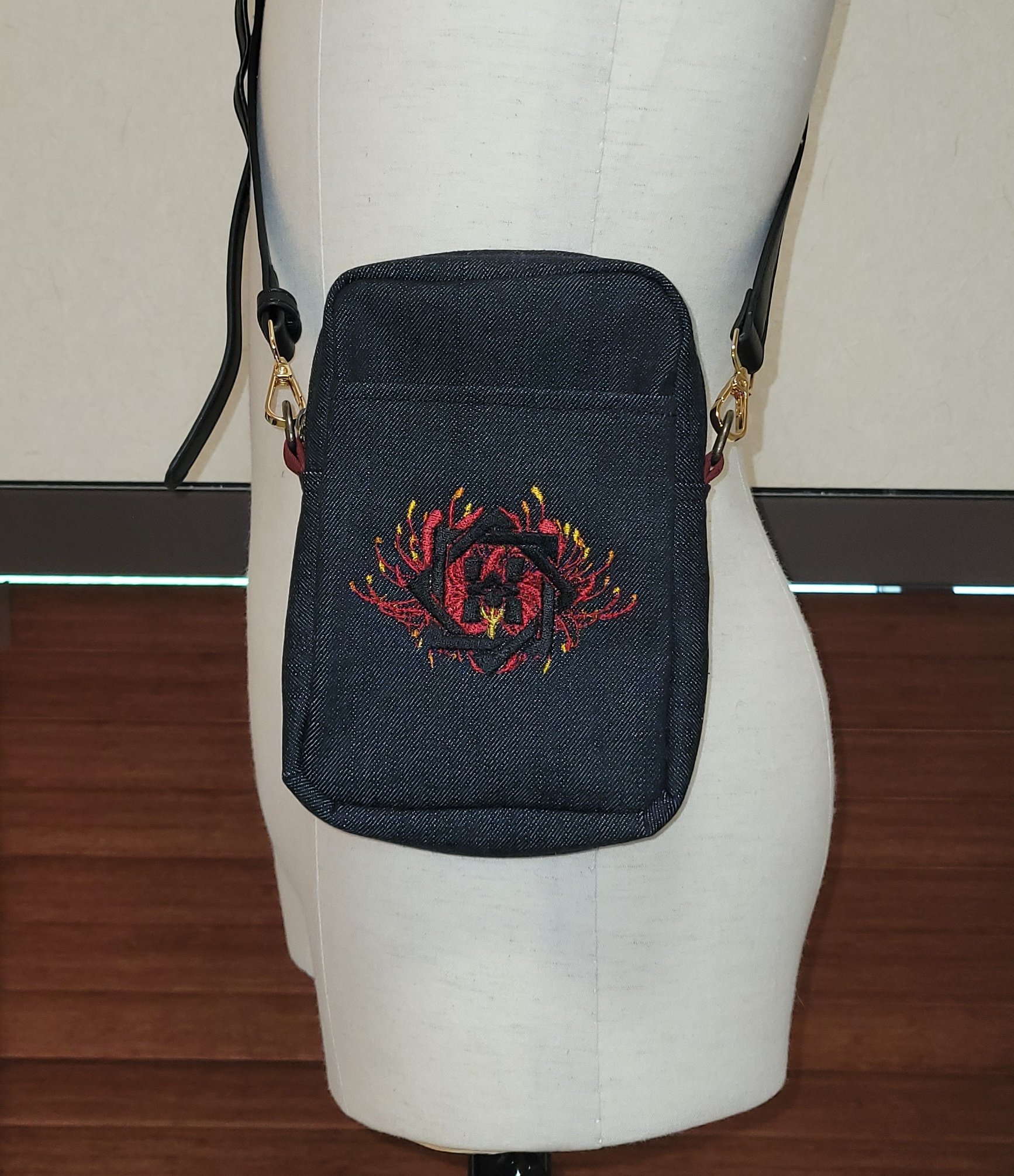 美品 銀座 くのや 刺繍 カバン 刺繍ボディバッグ 絡繰魂 242902 和柄 和風 かばん 龍 竜 鳳凰