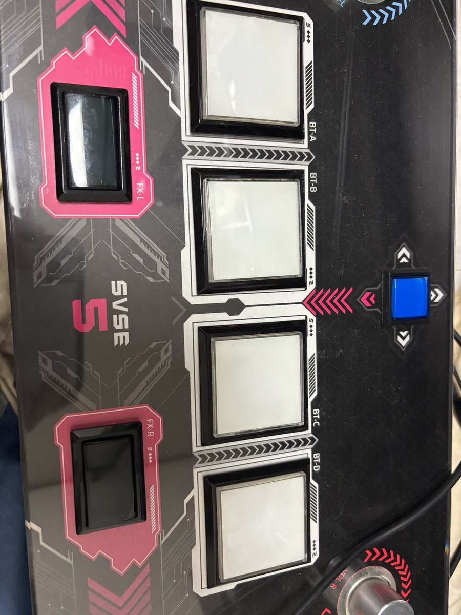 リチウムさんからもらったボルテコントローラーきた！
明日からでもコナステで始めてみようと思います