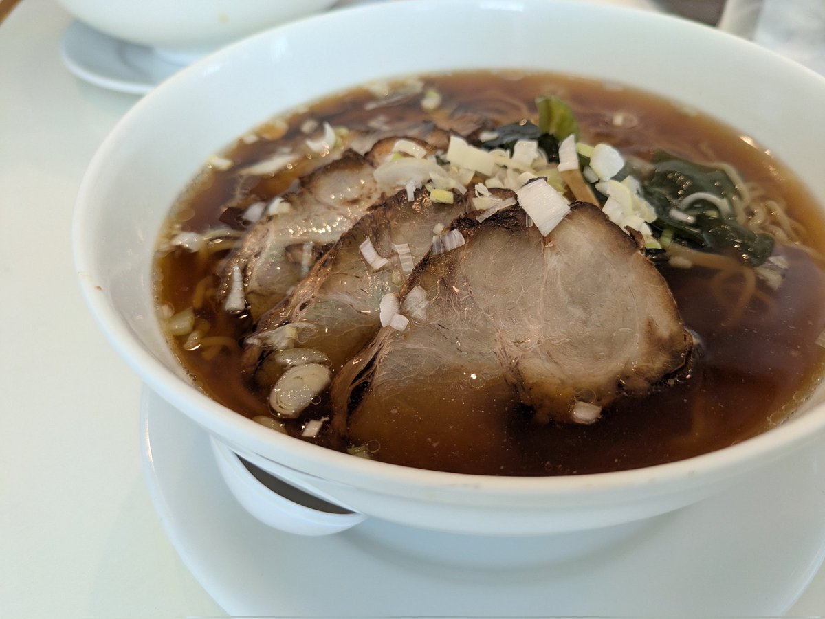 ageobau's tweet photo. ＃埼玉ラーメン道場
＃日本ラーメン道場
＃ラーメン
＃埼玉
＃伊奈
#福来門
伊奈の福来門でチャーシュー麺、��３０円。ストレートな旨さのラーメンスープにチャーシューの旨み、甘味が溶け出して、複雑な味わいに、肉肉しい歯ごたえあるチャーシューがとても美味しい。 https://t.co/PAksGVqhWm