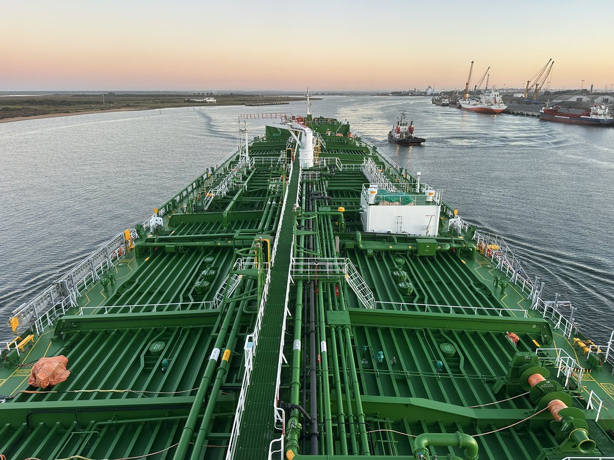 B días, el verano empieza a aflojar 08:00 Hrs y 19 º.    Que güeno!!! #Huelva