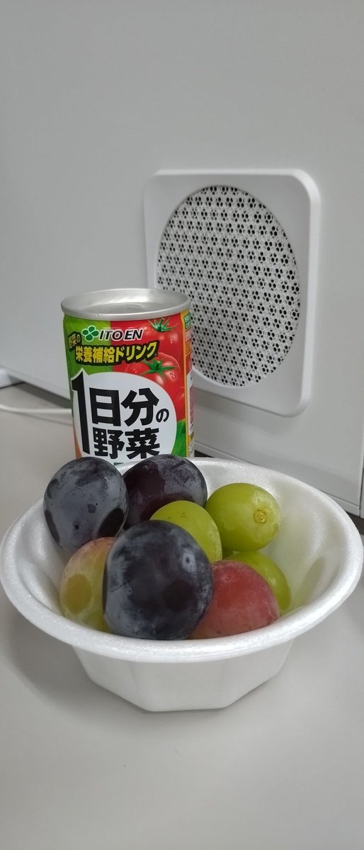 『ほら爺や、いっぱい食べな』
『昨日 誕生日だったんでしょ？』

てな3時休憩なう
