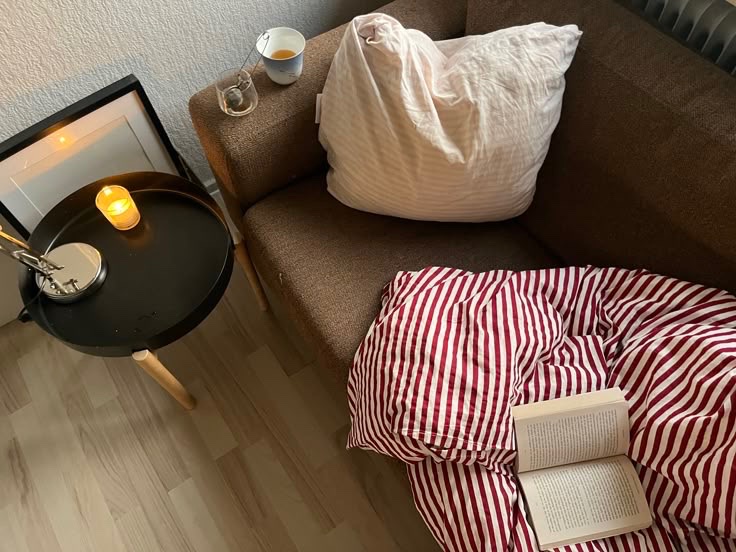 wolfiepoly's tweet photo. Cozy days of autumn https://t.co/aLnK2s3nnt