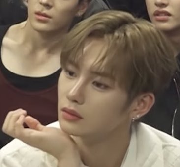 ancha 🍥 (@centeranxin) on Twitter photo 