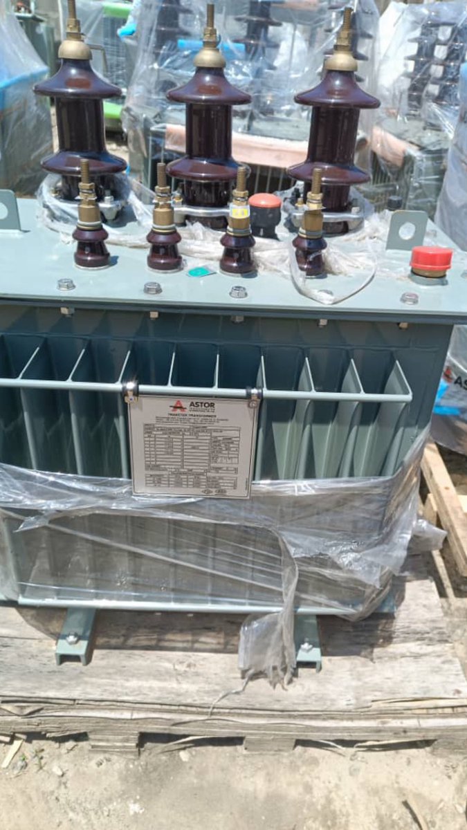 Alabaotgplug's tweet image. Check out this beast of a transformer! 🛠️💡 Wrapped up tight &amp;amp; ready for action! ⚡️ Made by ASTOR 🔥 Industrial vibes 💼 #AlabaOTGPlug #TransformerPower #IndustrialGoods #ASTOR #ElectricalEngineering #PowerUp #ViralVibes