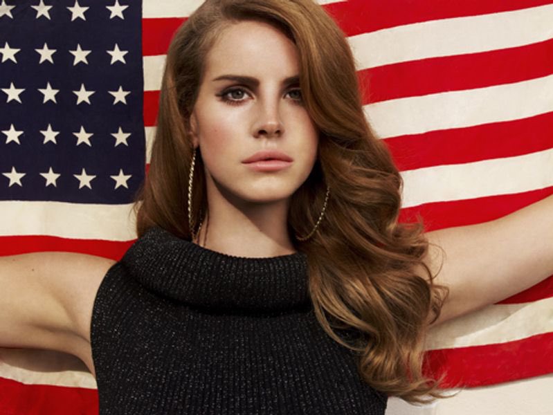 greatestptl's tweet photo. Lana Del Rey and the American flag 🇺🇸 https://t.co/MwdJMMGRHg