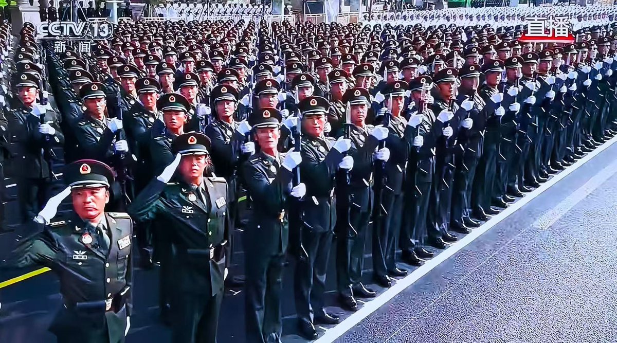 Vicky01480183's tweet photo. 庄严、隆重、感动！
​愿祖国繁荣昌盛、国泰民安 https://t.co/U8cVxTbojt