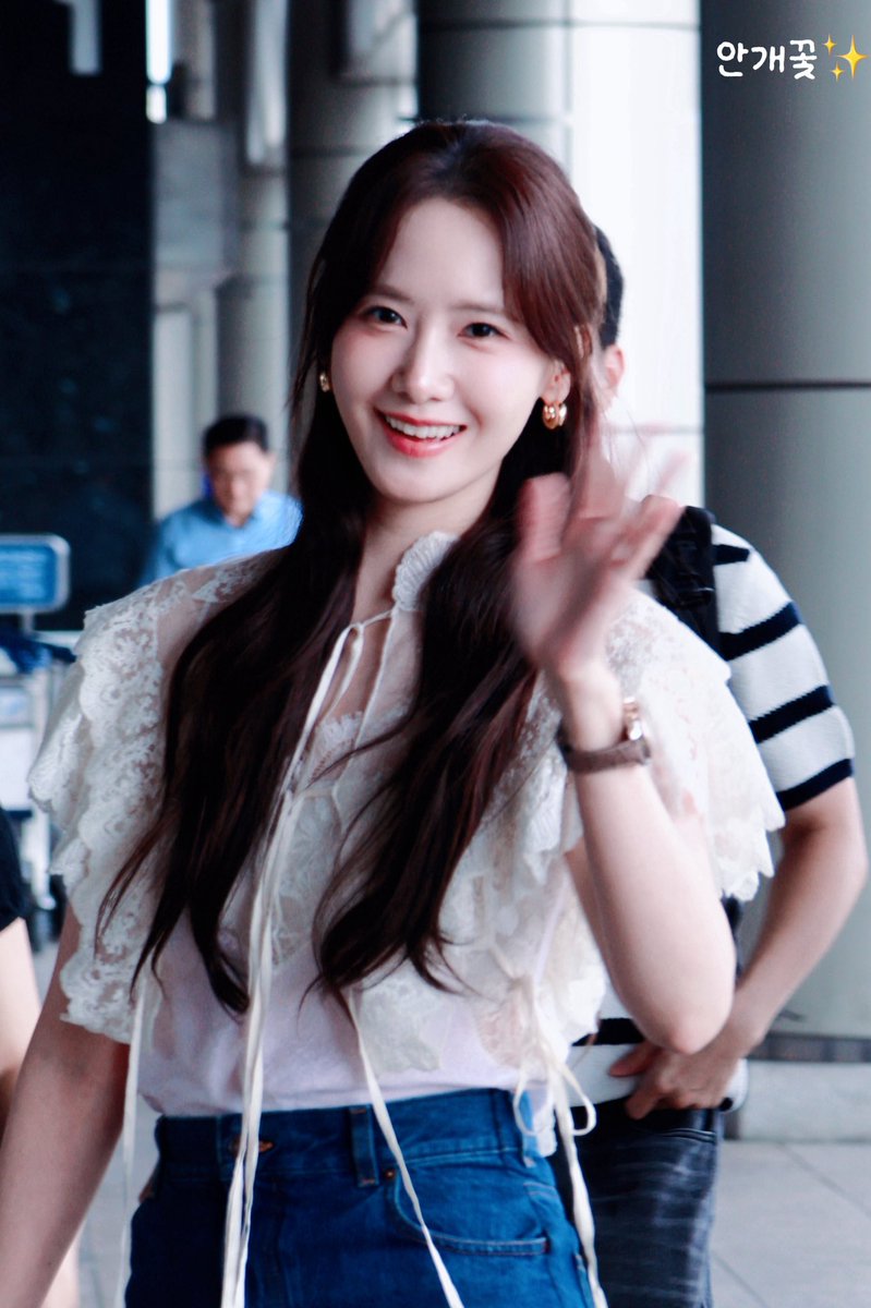 BabyBreath021's tweet image. 250903 GMP🛫

#LimYoonA #YOONA #윤아 #임윤아 #YoonAxSulwhasoo