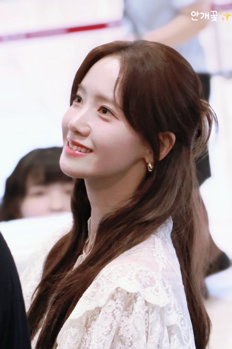 BabyBreath021's tweet image. 250903 GMP🛫

#LimYoonA #YOONA #윤아 #임윤아 #YoonAxSulwhasoo