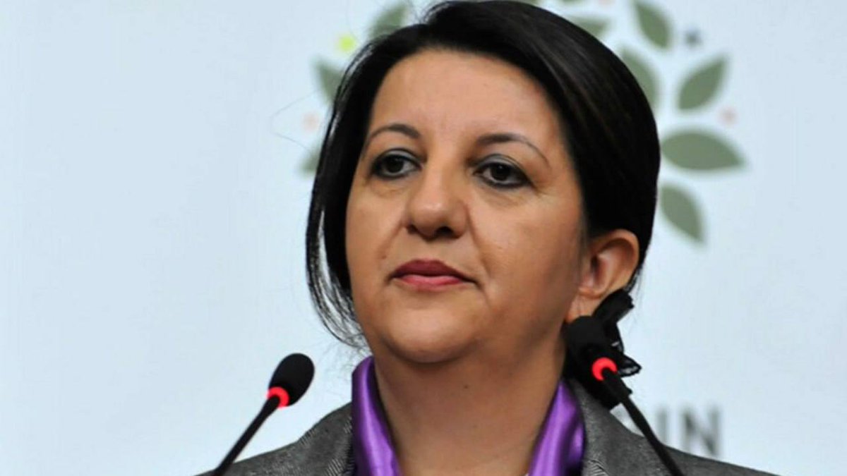 Perwîn Buldan destnîşan kir mijara civaka demokratîk, aştî û entegrasyon wekî pakêtekê ne, ji hev cuda nabin û wiha dewam kir: “Rêber Apo girîngiya bi lez û bi hevdemî avêtina van gavan û pêkanîna entegrasyonê destnîşan kir.”