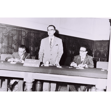 OPECSecretariat's tweet image. Five men. Five nations. One idea. The Founding Fathers of #OPEC—Abdullah Al-Tariki (Saudi Arabia), Juan Pablo Pérez Alfonzo (Venezuela), Dr Tala’at al-Shaibani (Iraq), Dr Fuad Rouhani (Iran), and Ahmed Sayed Omar (Kuwait)—met not just as delegates, but as visionaries committed to…