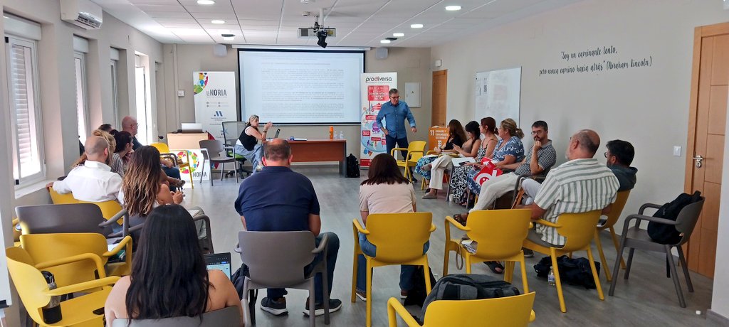 Jornada de planificación estratégica del ecosistema <a href="/Prodiversa/">PRODIVERSA</a>.
🎯 Encuentro de trabajo para la planificación y definición de modelos organizacionales para afrontar el futuro e impulsar nuevos proyectos basados en la innovación y la transformación social. 
#economiasocial