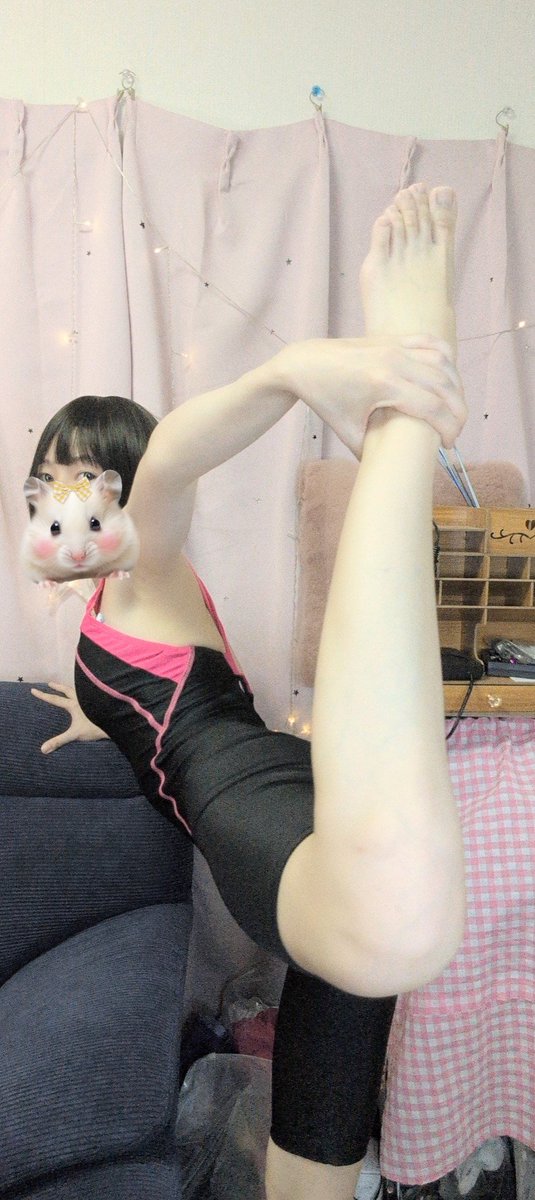 競泳用水着で柔軟( *・ω・)ノ
競泳用水着すき(* ᐕ)？

 #コスプレ
 #軟体
 #グラビア