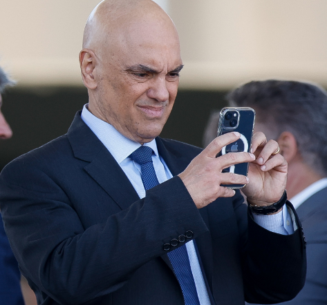 tomcrypto_web3's tweet photo. 🚨Esse pilantra, bandido e vagabundo merece ser preso URGENTE!

Se você apoia a prisão desse desgraçado deixe o like ou compartilhe!🚀🚀🚀

Digite: "#MORAESNACADEIA"