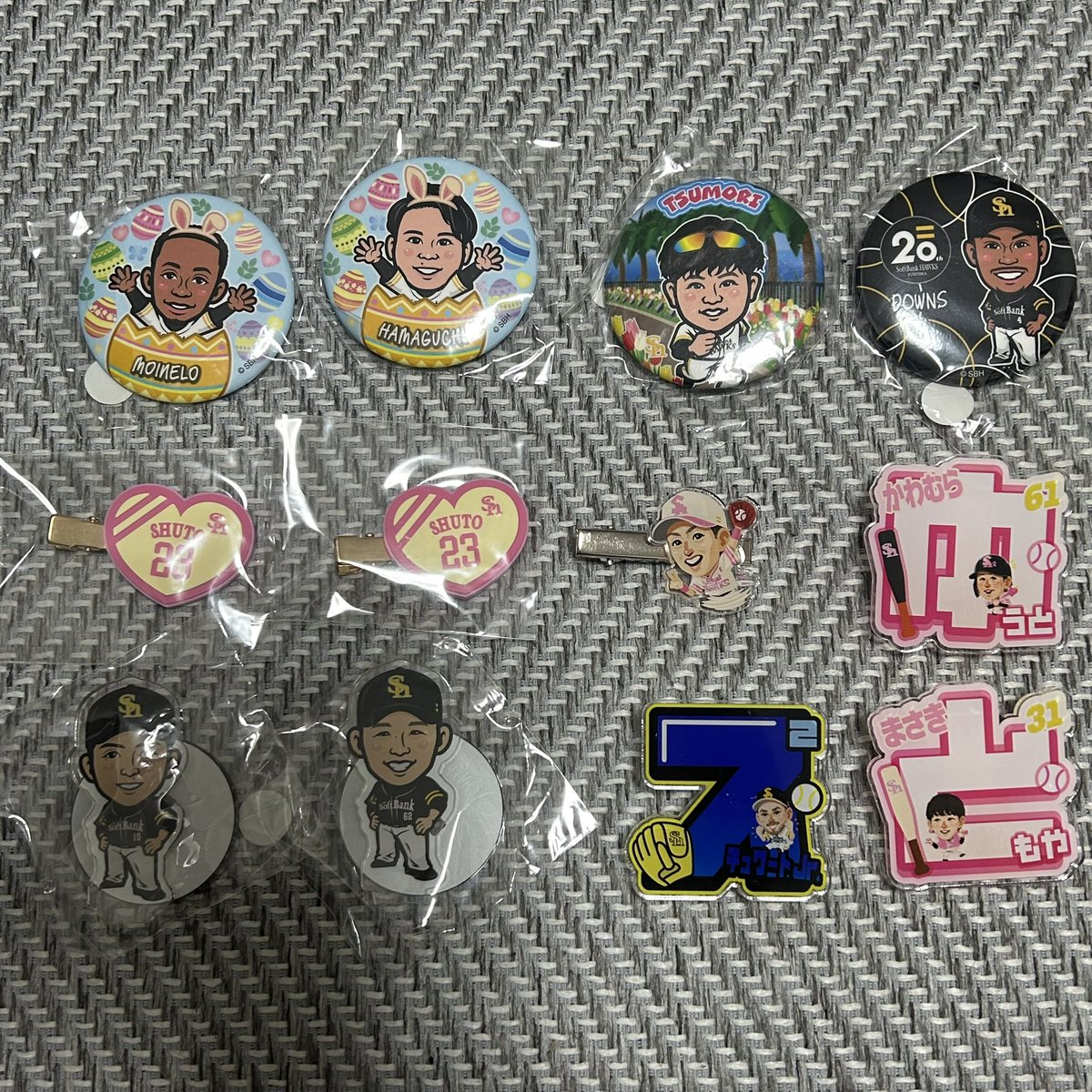 a_hawks02's tweet photo. 若鷹ガチャ　交換　買取　ホークス

譲　画像のもの

求　買取または#6、#7の同種、異種

9/6現地or郵送
条件の合う方、ご連絡お待ちしてます😇
#若鷹ガチャ交換 https://t.co/FcJadDEsfl