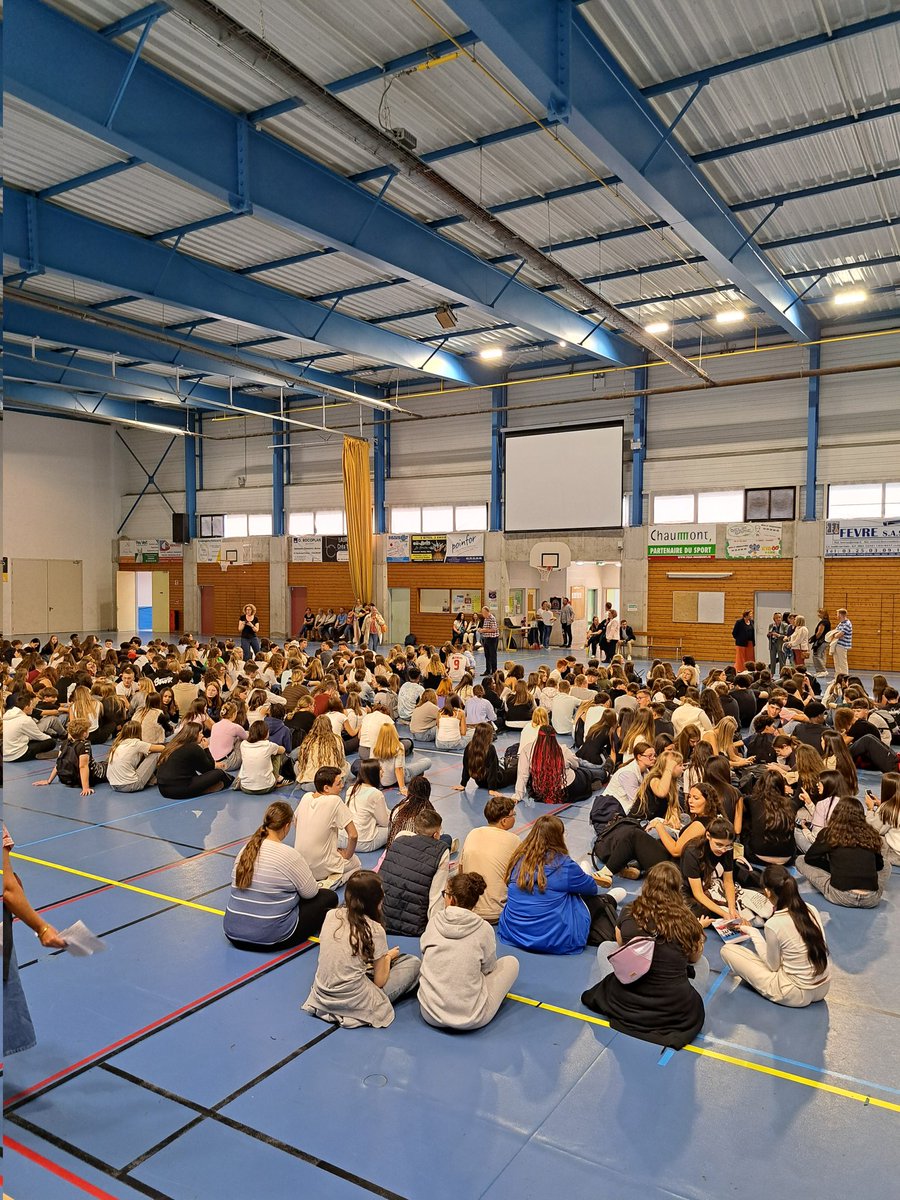 Rallye des sports pour accueillir nos élèves de Seconde et CAP 1 ! Un moment convivial où l'ensemble des personnels du lycée ont mené des ateliers aussi sportifs que ludiques ! 
#hautemarne #chaumont #lycee #rentree2025 #rentreescolaire2025