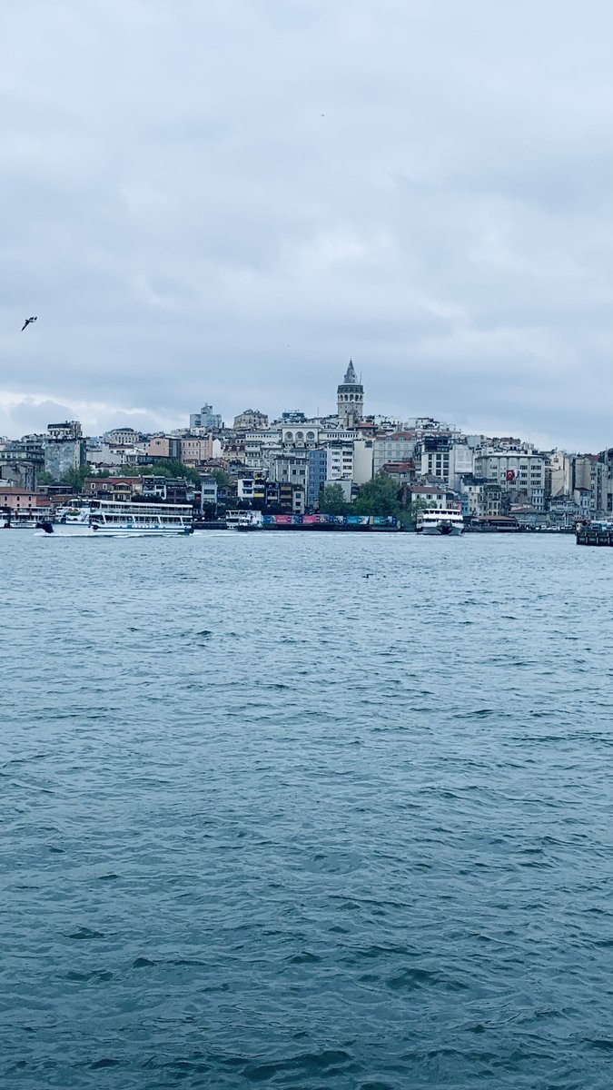 Al bu yüreği kırgınlıkları hüzünleriyle nereye koyarsan koy..