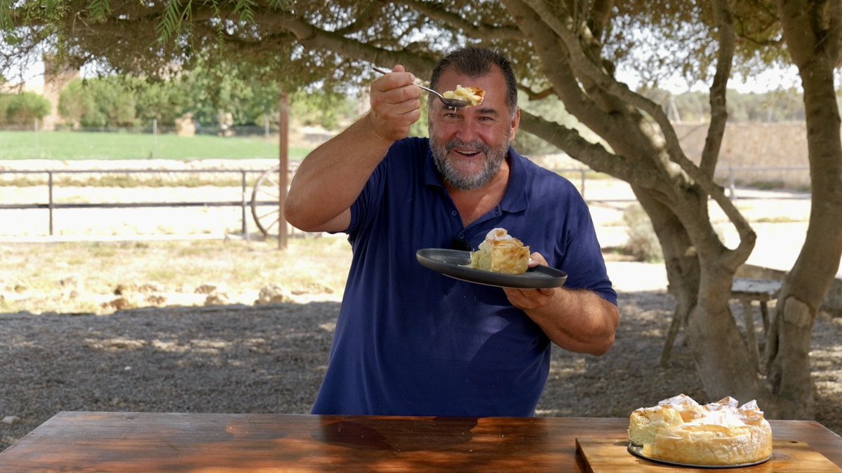 MiquelCalent's tweet image. Avui a #FrediCalentIB3 arròs integral amb verat al ponzu, carabassons farcits amb tomàtiga, milanesa d&apos;albergínia, ensalada de llenties, flaó, bougatsa de crema...🍎🥯🍳🍔🐟🥩🍲🧁🍪👨‍🍳🎊🎉