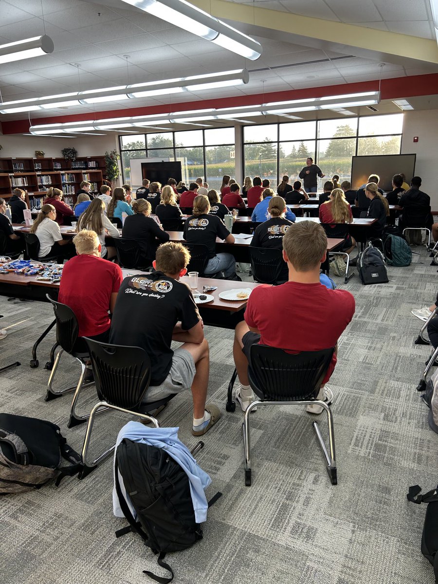 Thanks to Kayla Vorhees from <a href="/rockcitychurch/">Rock City Church</a> for speaking to ⁦<a href="/nbFCA/">New Bremen FCA</a>⁩ to kick off our meetings for the 2025 - 2026!