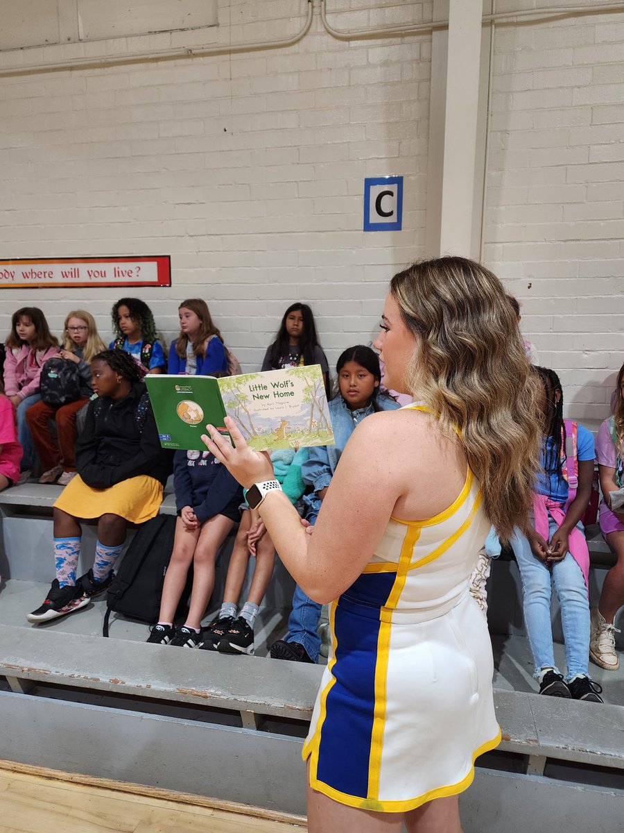 The Reading Eagles soared into Oak Grove today! 📚🦅 Thank you EHS athletes for sharing your love of reading with our students! #TogetherWeSoar #CCSDElevateTheExcellence