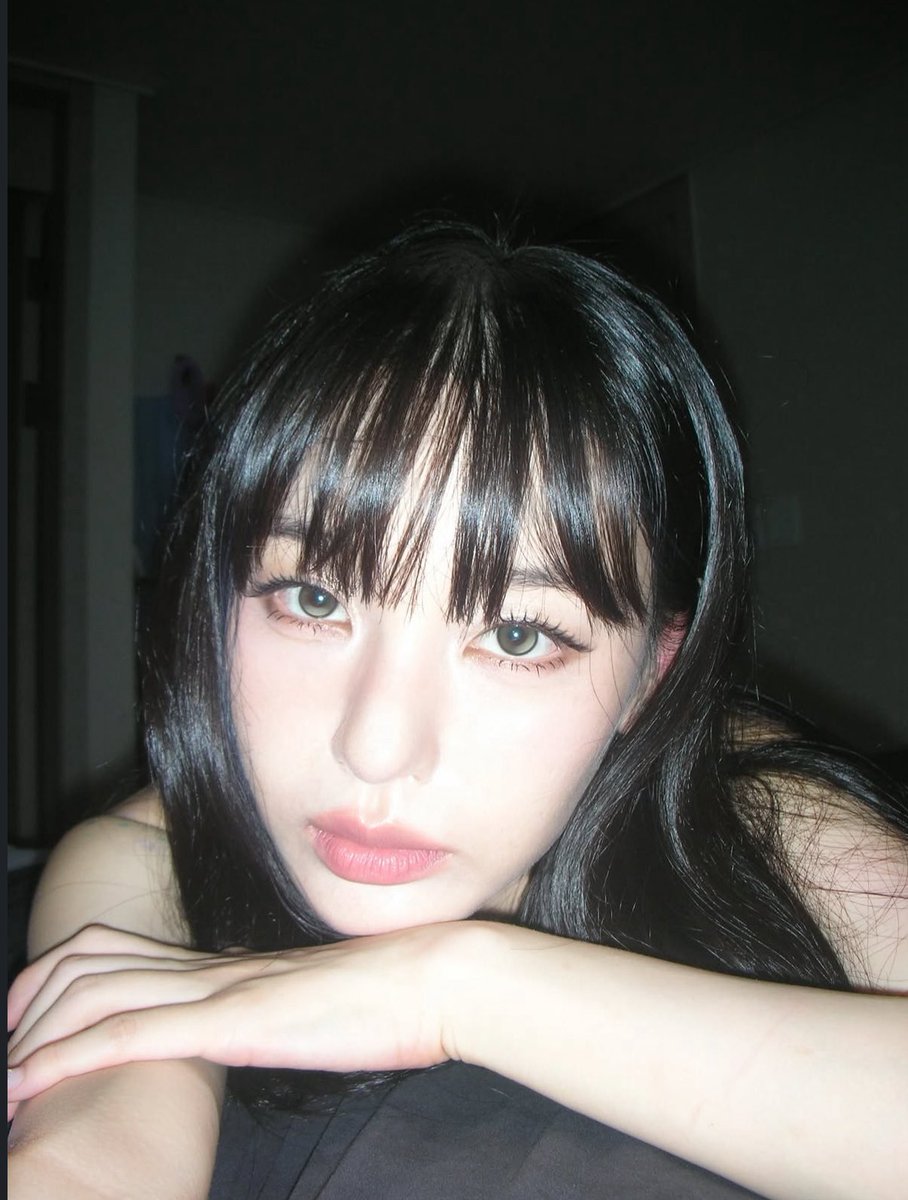 눈싸움 최강자일거같아...
눈 부셔서 눈을 못뜨겠어😎