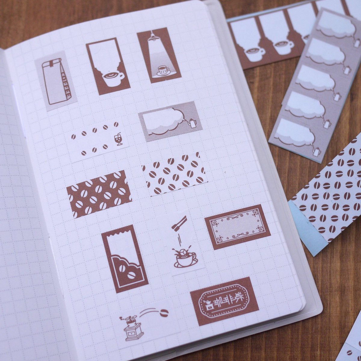 tadanoyamamoto's tweet image. #文具女子博popupin梅田2025

お客さまから
ご質問をいただきました
『カフェシール』単品の
梅田にお持ちする柄を
ご紹介します😊

今回は厳選12柄！

☕️カフェシール（単品）
1巻1000枚入り
各550円

☕️カフェシールブレンド
10柄各23〜24枚入り
各770円

#福わけはんこ ブースで
お待ちしています✨