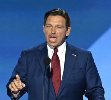 🚨BREAKING: Florida Governor Ron DeSantis to ignore court ruling to shutdown “Alligator Alcatraz.”

Do you support this?

YES or NO?

IF you support this, Give me a THUMBS-UP👍!