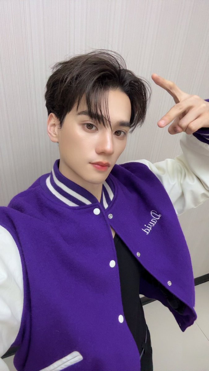 ทุกคนครับเก่งฝากด้วยนะครับ มาให้กำลังใจผมด้วยน้าาา

FlexMovePowder X KENG
#MaybellinexKeng