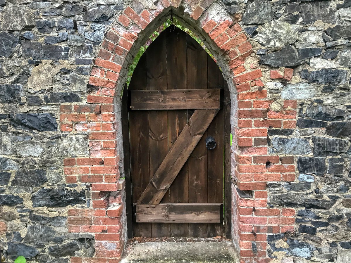 JBPhotos (@jbphotos_uk) on Twitter photo I think someone's measurements were out, but what a gorgeous wall and decent wood too ...
#WallsOnWednesday #Woodensday <a href="/LoveOfGates/">For the Love of Gates</a> I think someone's measurements were out, but what a gorgeous wall and decent wood too ...
#WallsOnWednesday #Woodensday <a href="/LoveOfGates/">For the Love of Gates</a>