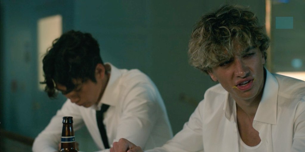 WHY, with 3 episodes left to satisfyingly wrap up BELLY'S story, did I have to spend 5 minutes watching this man with mustard on his mouth?!