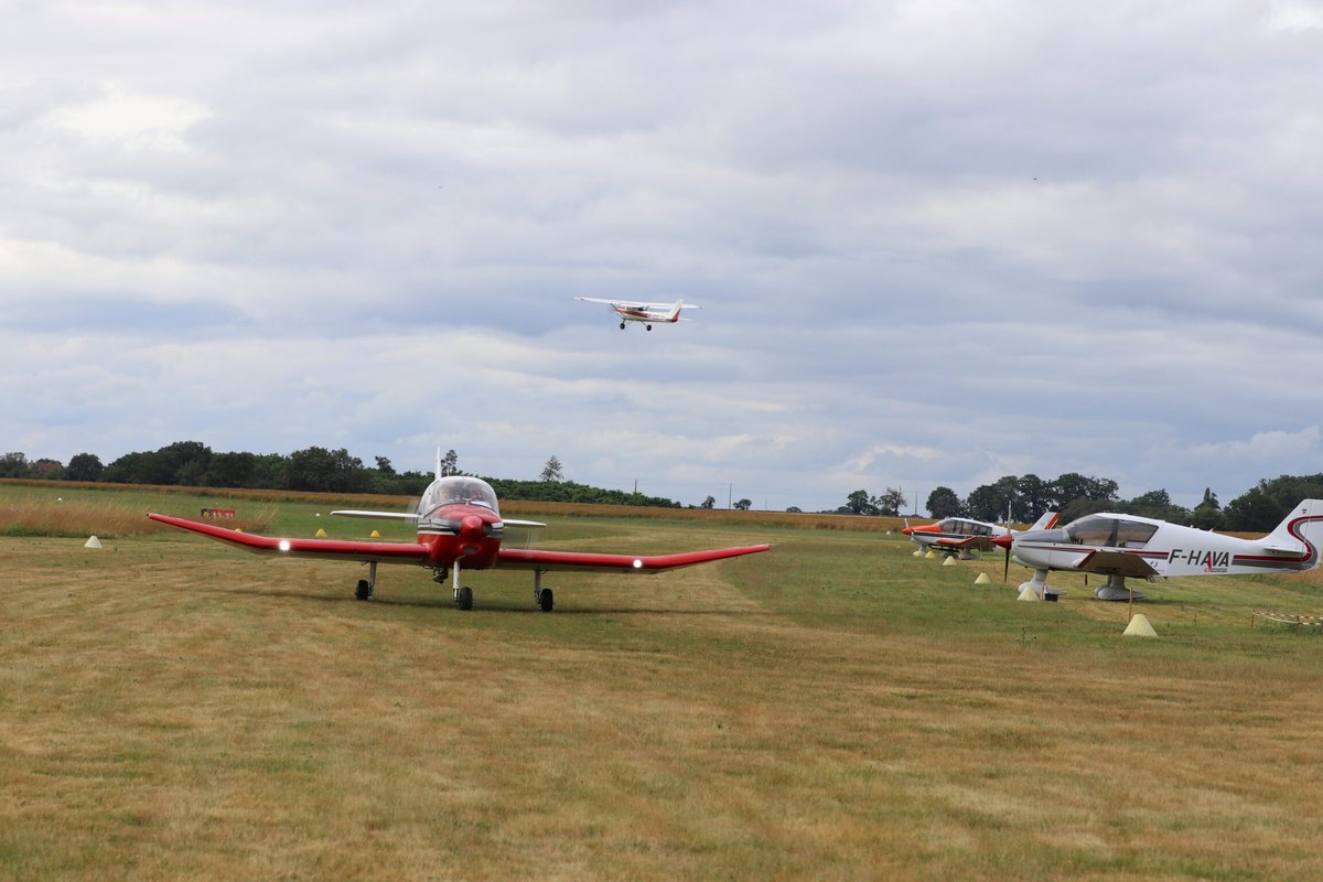 [#Aeronautisme] Les 5, 6 et 7 septembre à l'aérodrome de Vichy-Charmeil, plus de 20 équipages s'affronteront pour le Championnat de France de Course de Navigation Aérienne. 🏆✈