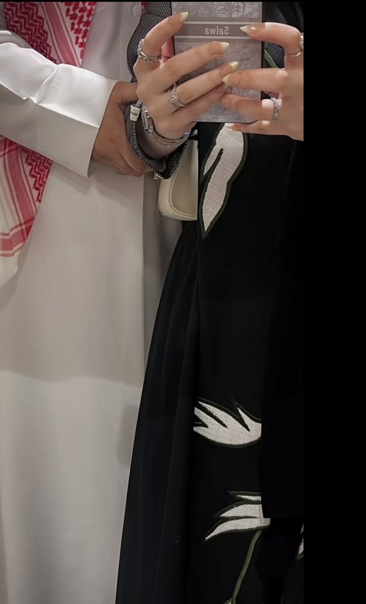 عسى وجه أبـوي يملاه النور 
أشوفه طول عمري ضاحك وراضي.🤍
#أبوي 
#مساء_الخير_والسعاده_للجميع