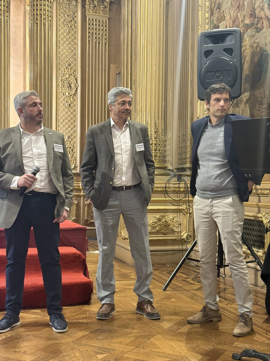 📢 RSE Vial 2025 – 9° jornada de cultura preventiva vial
🟣 Bloque 5 – Reconocimientos
👏 Ricardo Ceskiaviuks, Francisco Giménez y Sergio Cegobia – <a href="/YPFoficial/">ypfoficial</a> 
YPF Recibe un reconocimiento por parte de Sistemas Reid y Además reconoce a las transportistas.

#RSEVial2025 #vial