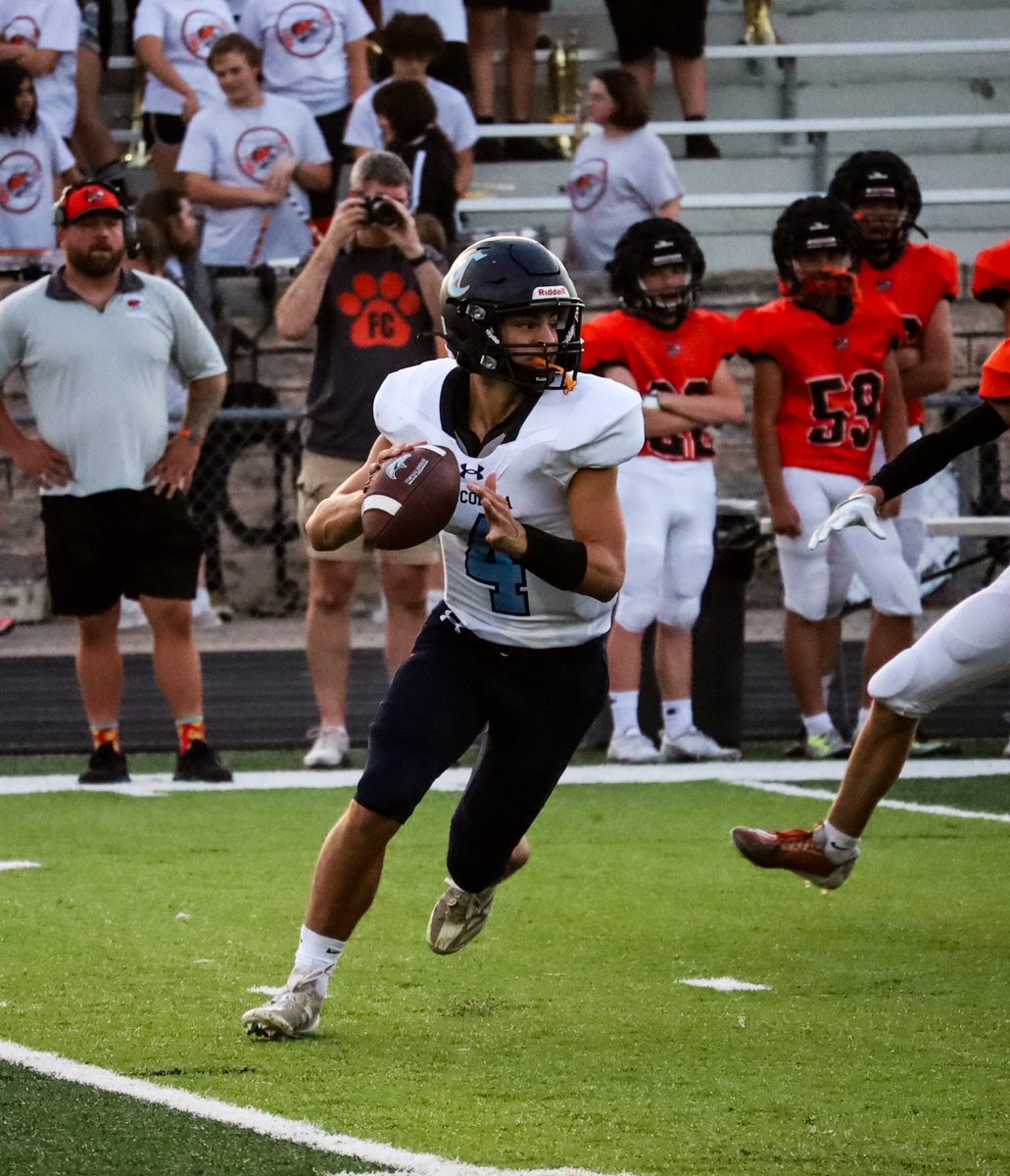 epicteamcamps's tweet image. Player of the Week!! @ConcordiaOmaha 
Drew Kulus accounted for 297 yards and four touchdowns with three rushing, one passing in a 36-14 victory ✌️ #epicfootballcamps
@CLSOFootball 🏆🏈✅
