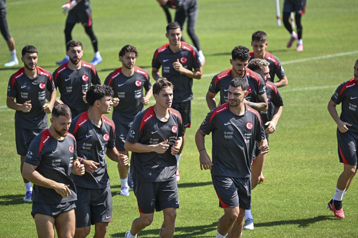 Mushuk pornosida qonli tampax