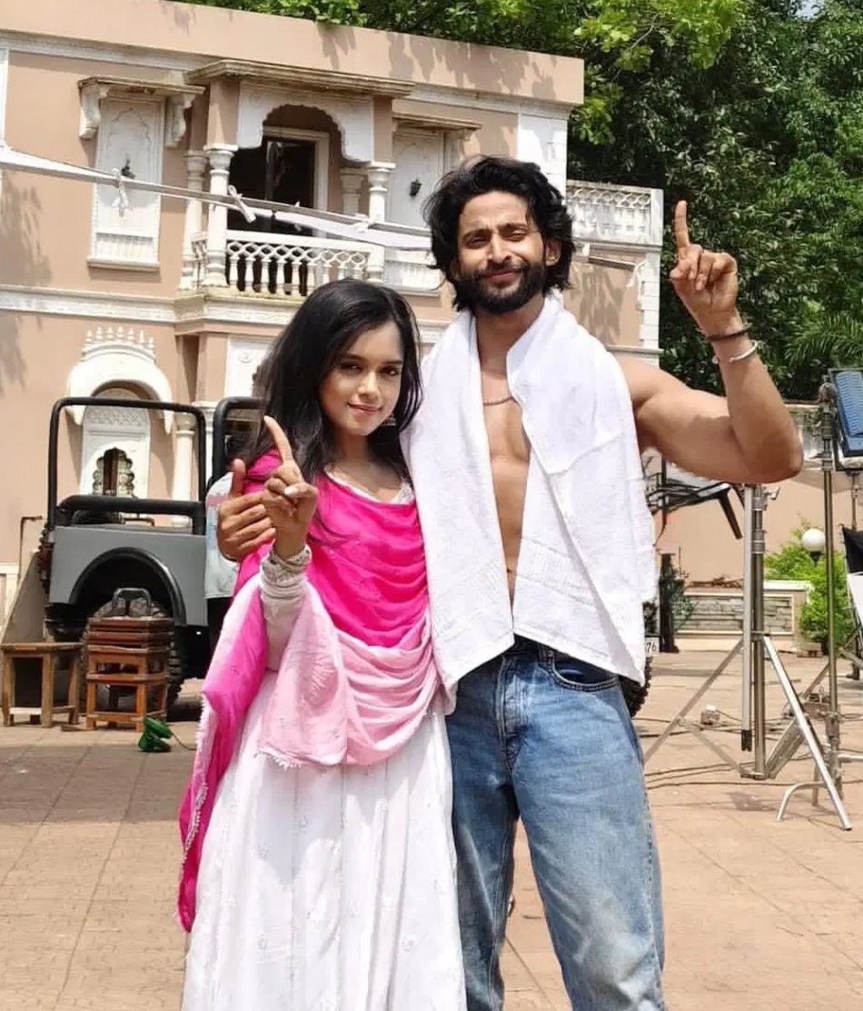 JustShowbiz's tweet photo. Divya Prem: Pyaar Aur Rahasya Ki Kahani actress Megha Ray on Her Bond with Suraj: “We instantly connected because of our love for dance.” 
#DivyaPrem #MeghaRay

https://t.co/q0h1Zfqs8f via @JustShowBiz https://t.co/HeWnz1lOGH