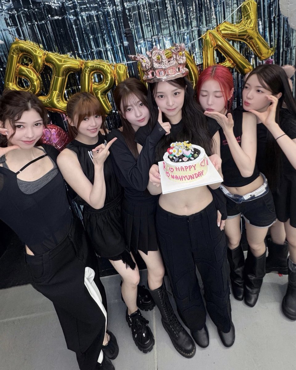 atheart_titan's tweet photo. @💟 HAPPY NAHYUN DAY @💟

오늘은 앳하트 막내 생일 🎂🎉 #나현

#앳하트막내_나현이탄신일 
#Happy_NAHYUN_Day https://t.co/9wEMfdyKVb