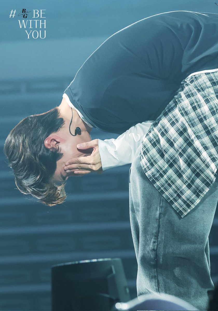 CarpediemB616's tweet photo. 250801 2025 #박보검 팬미팅투어🚂 
#BEWITHYOU in SEOUL DAY1
@BOGUMMY 
그댄 이미 너무나 잘 살아왔다고
지금까지 이렇게 잘 살아있다고
그러니 한숨 정돈 돌려도 된다고
우리 잠깐 쉬어갈래요✨️
#PARKBOGUM https://t.co/gagnk0J17K