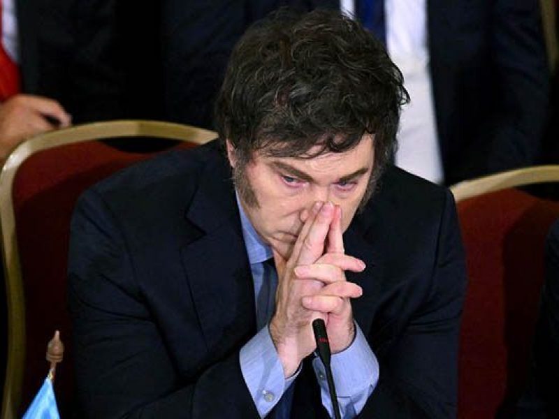 EL PRECIO DE LAS COSAS: LA ECONOMÍA ES UNA JODA

💸 La columna económica diaria de Javier Vicens (<a href="/javicens/">Javier E. Vicens</a>) luego de la decisión del Gobierno nacional de intervenir el dólar para internar frenar y controlar su suba, situación que causó máxima tensión en los mercados.