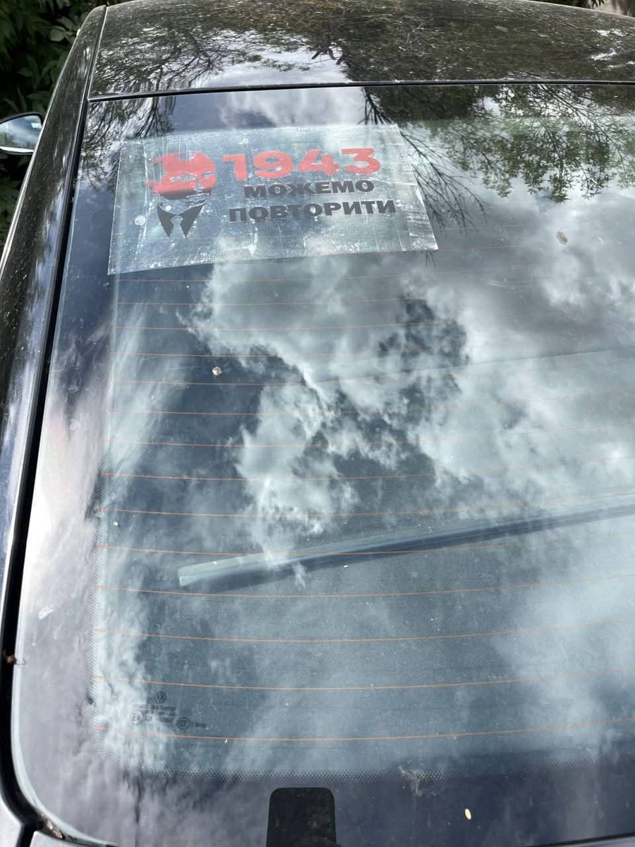 Naklejki na samochodach w obwodzie lwowskim:

"1943 - możemy powtórzyć" 😡