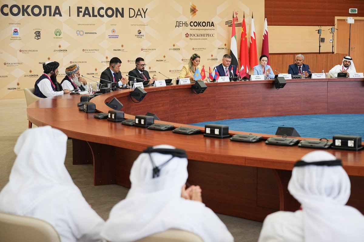 IBCA_official's tweet photo. Dr. @SPYadavIFS, Director General, IBCA, addressed the Plenary Session during the Falcon Day International Forum, organised under the 10th Eastern Economic Forum by #Roscongress in Vladivostok, Russia.
He underscored the critical need for international cooperation and collective action to protect migratory species. He also highlighted that safeguarding these species requires shared responsibility, cross-border partnerships, and a united global commitment to conservation.
#IBCAForBigCats