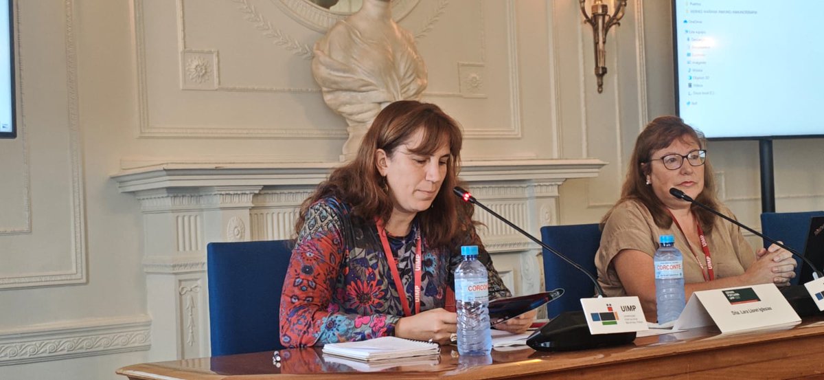 IFCA_CSIC_UC's tweet image. 📸Lara Lloret (IFCA-@CSIC) dirige el curso "Dando voz a los datos: los puertos, organizaciones Data-Driven" en la Semana Portuaria en la @UIMP
🗣️Los puertos generan datos en sus operaciones diarias, y su análisis ayuda a coordinar mejor el movimiento de mercancías y pasajeros.
