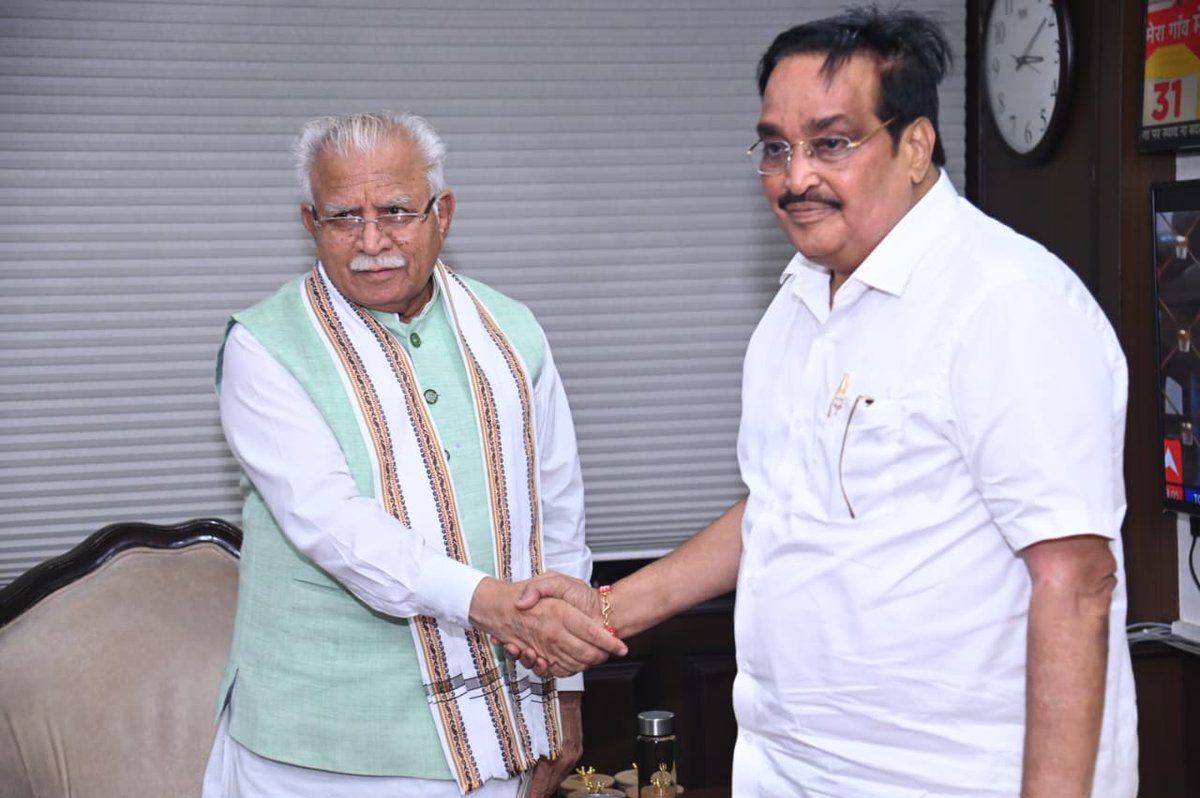 mlkhattar's tweet photo. Held a preparatory meeting with my Cabinet colleague Shri @CRPaatil Ji for the upcoming #SwachhataHiSeva 2025 campaign.

Our discussions centered on ensuring visible cleanliness, active Jan Bhagidari, and robust monitoring mechanisms for greater accountability and impact. 

We also emphasized that this campaign must transcend into a true Jan Andolan, fostering collective responsibility for a Cleaner and Healthier India.