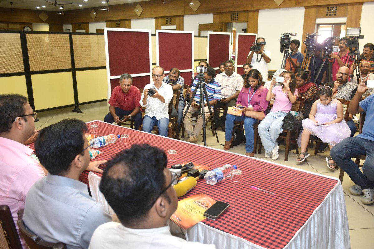 nalandalittfest's tweet image. 🌟A Memorable Day in Kozhikode🌟

Be part of India’s literary renaissance!
nalandaliteraturefestival.com

#NalandaLiteratureFestival #NLF2025 #InteractiveWorkshop #KozhikodeEvents #FestivalOfIdeas #LegacyLanguageLiterature  #IndianLiterature #CulturalCelebration #kozhikode #kerala

🧵