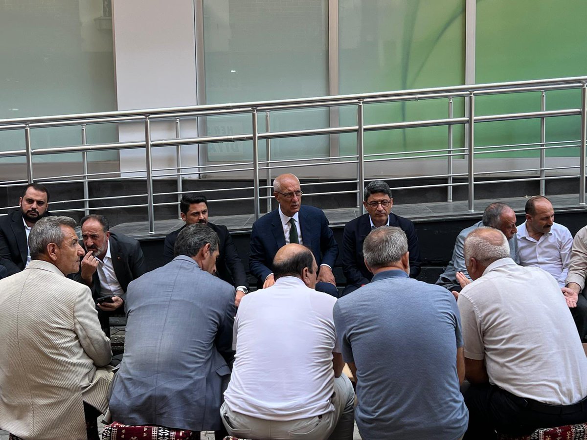 Feyzi Berdibek🇹🇷 (@feyziberdibek1) on Twitter photo 📍Bingöl
Güne hemşehrilerimizin içten muhabbetiyle başlamanın mutluluğunu yaşadık.
Birlik ve beraberliğimiz daim olsun.
<a href="/Korkutata_Zeki/">Zeki Korkutata</a> <a href="/Erdalarikan12/">Erdal ARIKAN</a> <a href="/yilmaz_seven/">Av. Yılmaz SEVEN</a> <a href="/makifgunerigok/">Mehmet Akif GÜNERİGÖK</a> <a href="/EnessAslan_/">Enes ASLAN</a> 📍Bingöl
Güne hemşehrilerimizin içten muhabbetiyle başlamanın mutluluğunu yaşadık.
Birlik ve beraberliğimiz daim olsun.
<a href="/Korkutata_Zeki/">Zeki Korkutata</a> <a href="/Erdalarikan12/">Erdal ARIKAN</a> <a href="/yilmaz_seven/">Av. Yılmaz SEVEN</a> <a href="/makifgunerigok/">Mehmet Akif GÜNERİGÖK</a> <a href="/EnessAslan_/">Enes ASLAN</a>