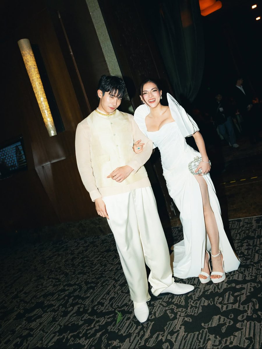 soobinsdragon's tweet photo. Mr. &amp; Mrs. 😝💜✨️ https://t.co/LNC1HosrxS