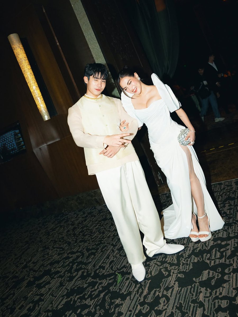 soobinsdragon's tweet photo. Mr. &amp; Mrs. 😝💜✨️ https://t.co/LNC1HosrxS